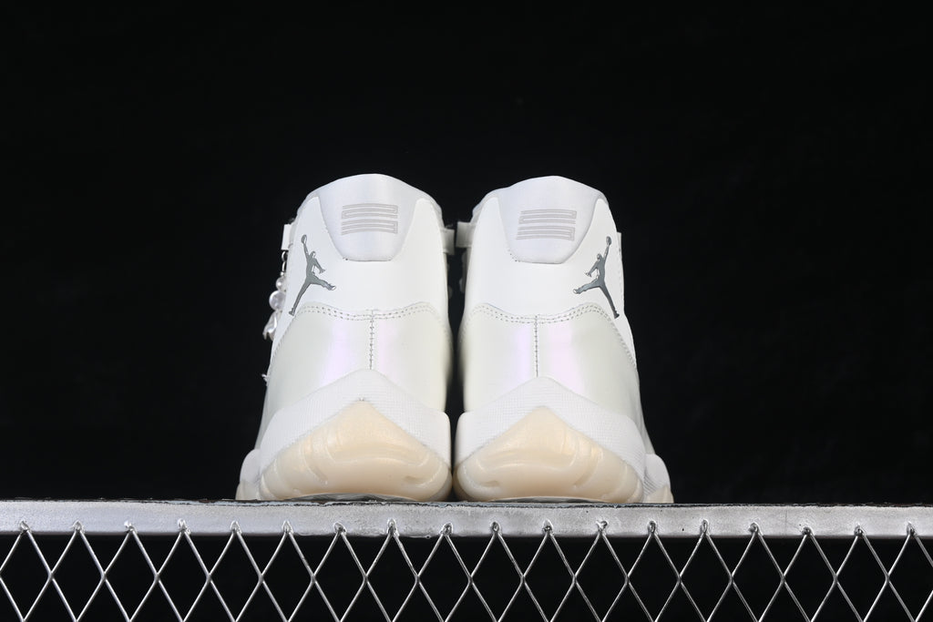 Air Jordan 11 Retro Pearl