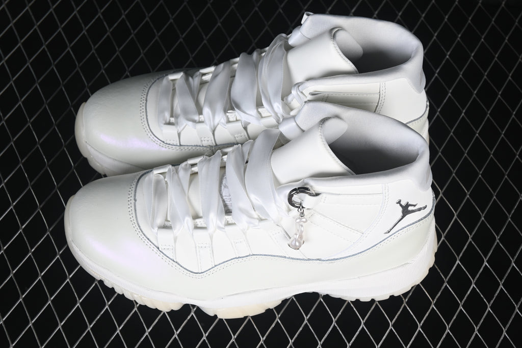 Air Jordan 11 Retro Pearl