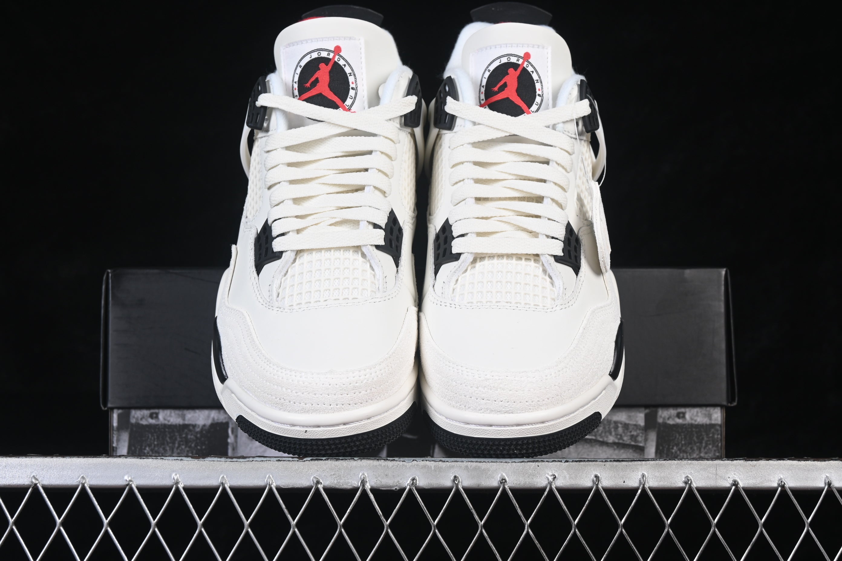 Air Jordan 4 Retro Flight Club