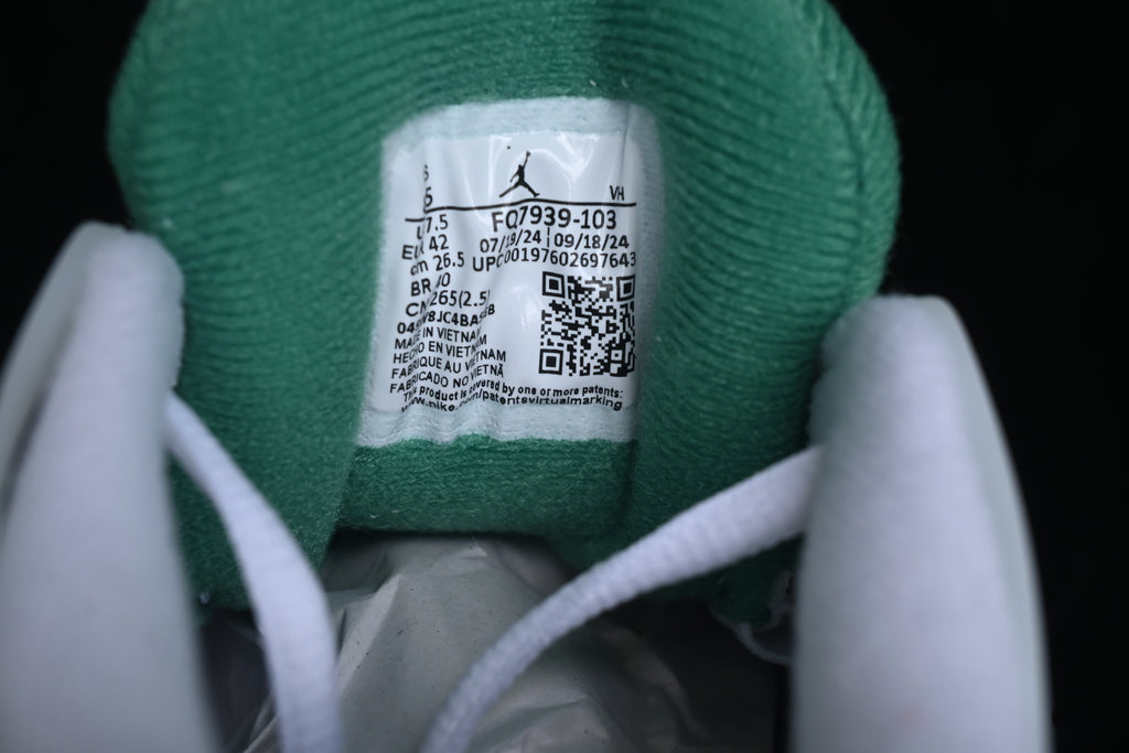 Air Jordan 4 Remastered