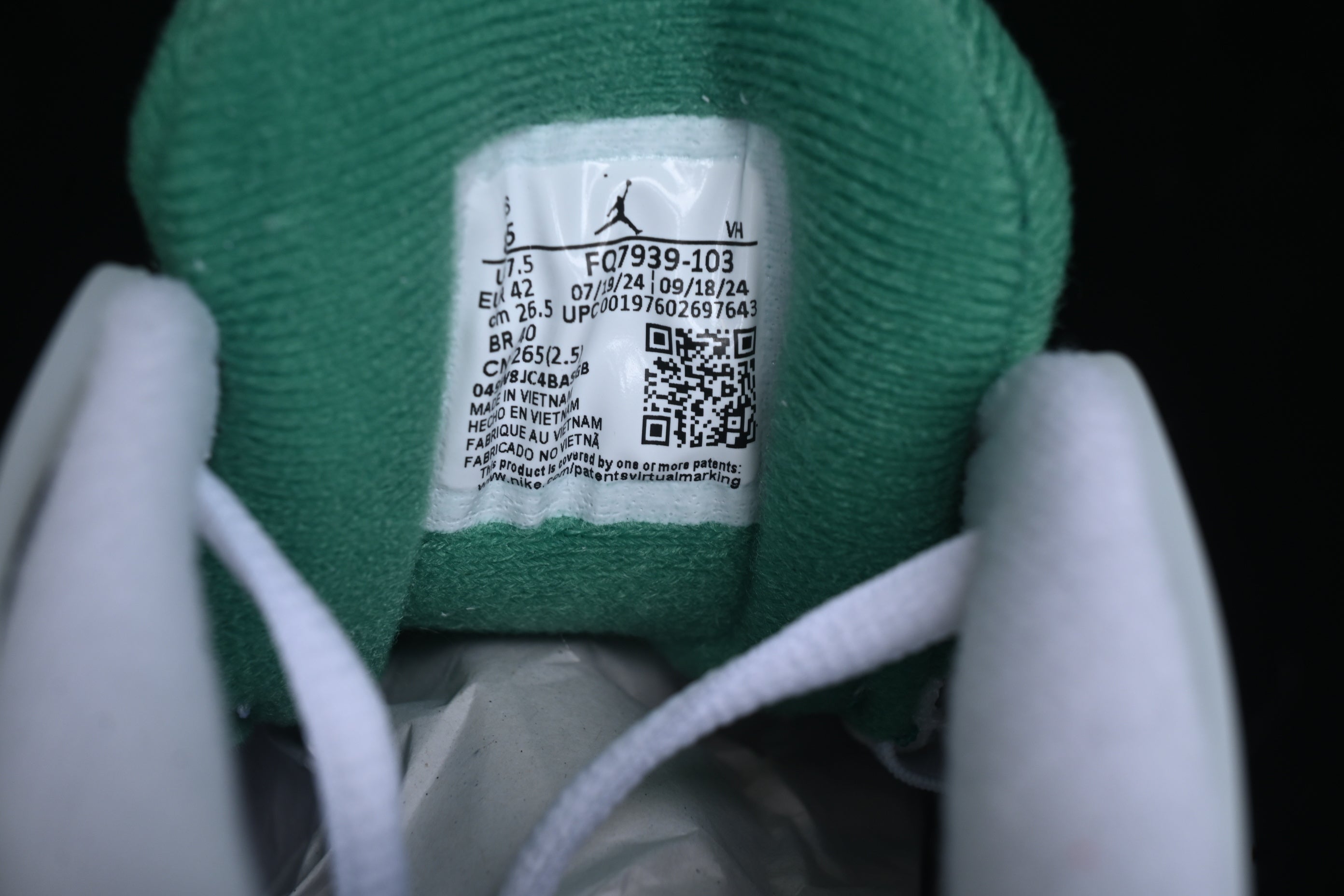 Air Jordan 4 Remastered