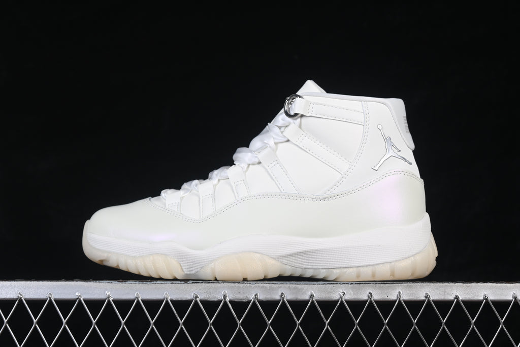 Air Jordan 11 Retro Pearl